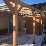 pergola douglashout met schutting en schuifpoort